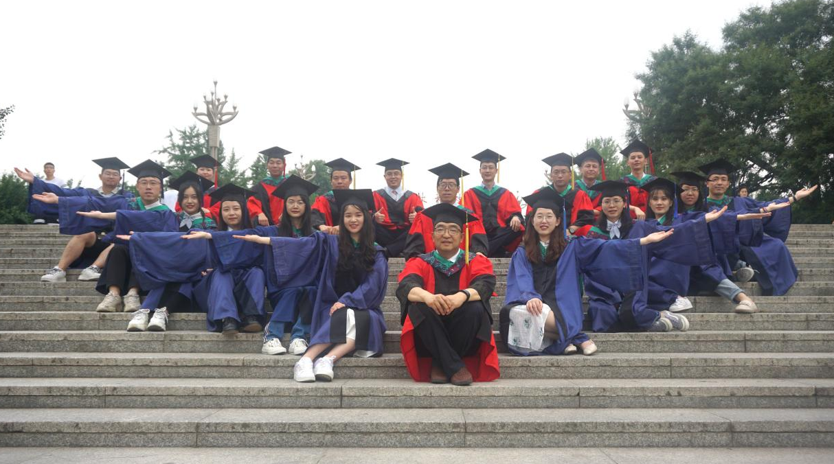 004动科学院 -牛业科技创新团队.png